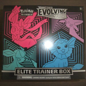 Pokemon / Elite Trainer Box Evolving Skies